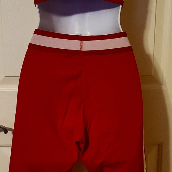 Beautiful Women Workout Outfit Size S. NWOT - Picture 4 of 9